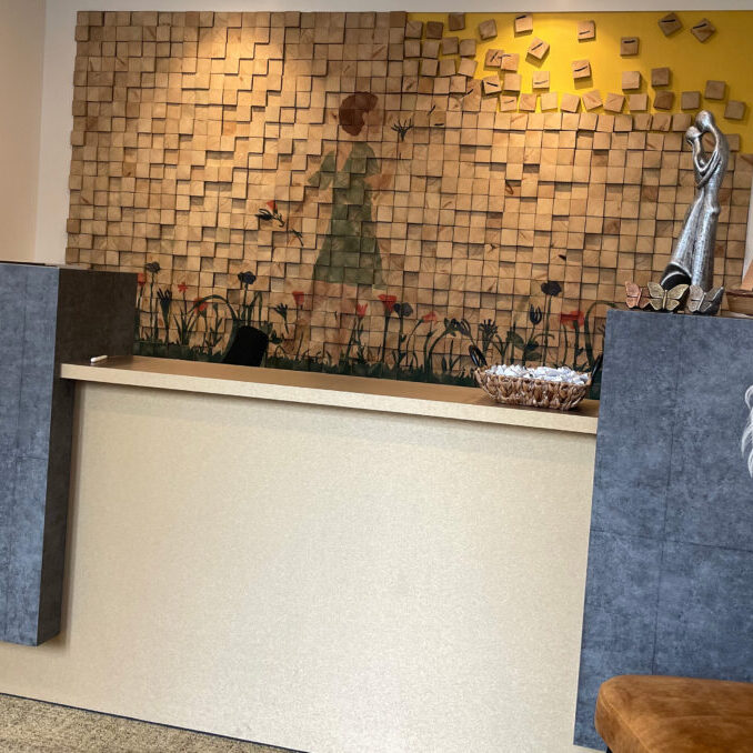 houten 3D kunst bij bedrijven